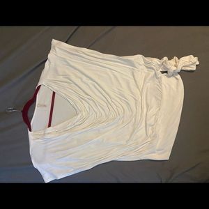 Very cute white cap sleeve top